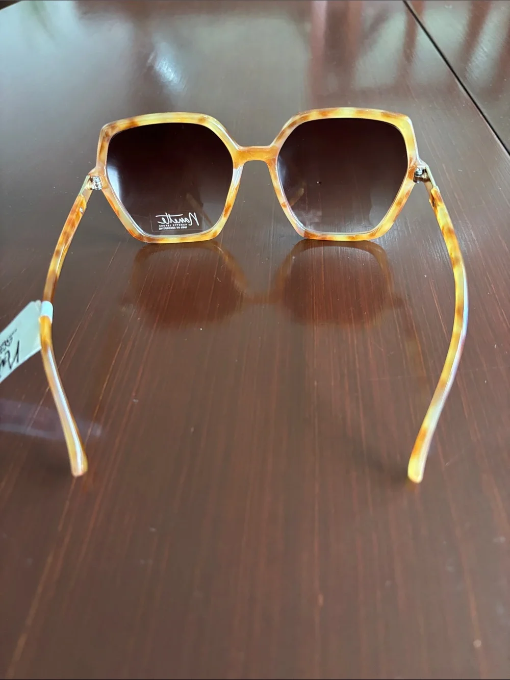 Nanette Lepore 100% UV protect,tortoise frame & arms,brown gradient lens,hexagon